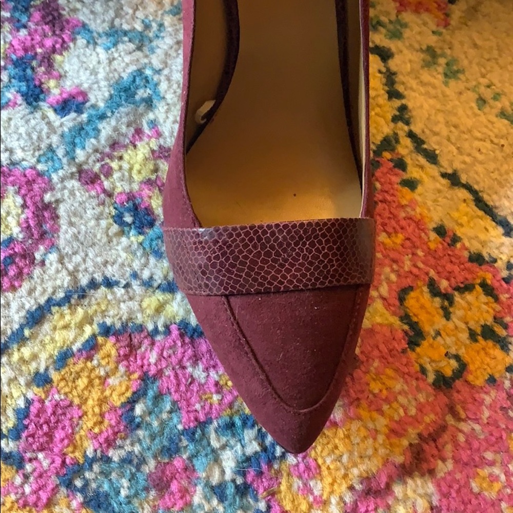 Nine West size 8 burgundy wedge